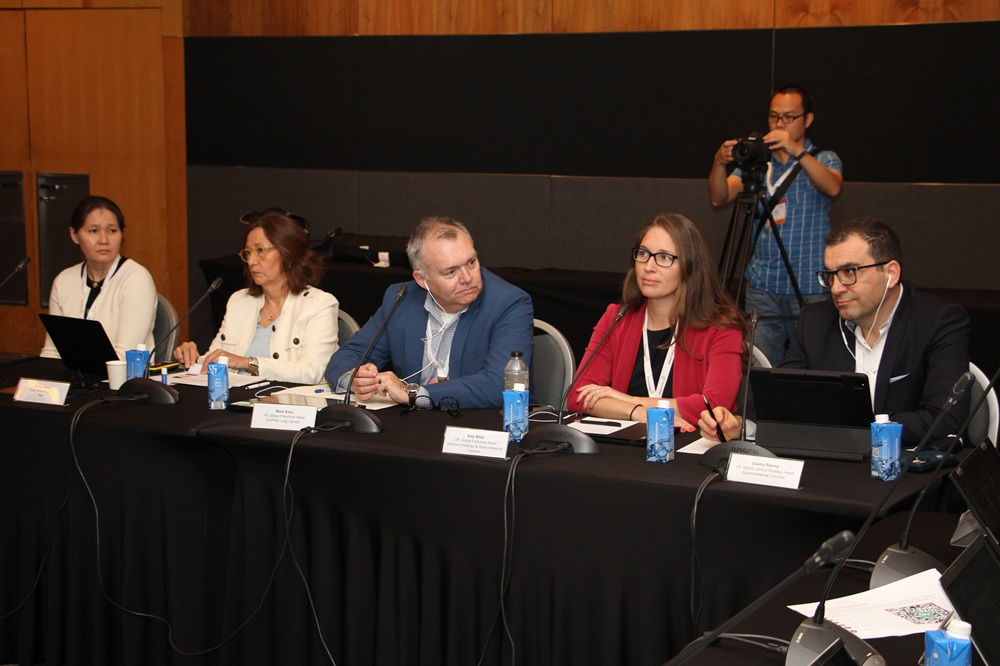 AZ "아시아 기반 근거 확대…주요 고형암 치료옵션 확장"