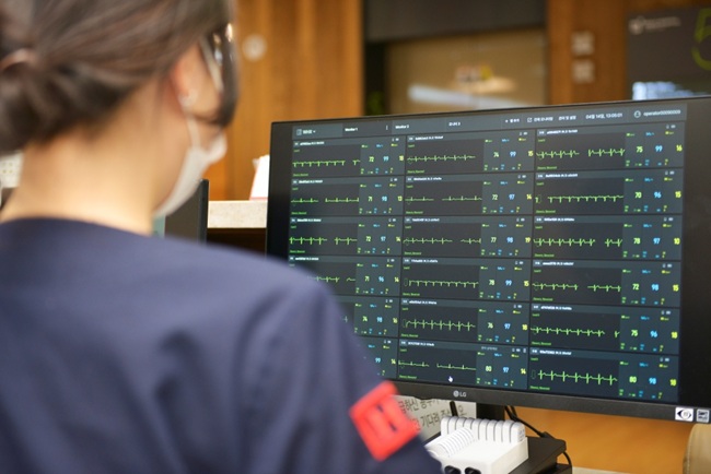 유한양행·휴이노, ‘메모큐’로 병동 심장 모니터링 상용화