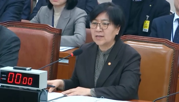 김윤 "약가인하 개편안, 혁신 담았나"…정은경 "보완중"