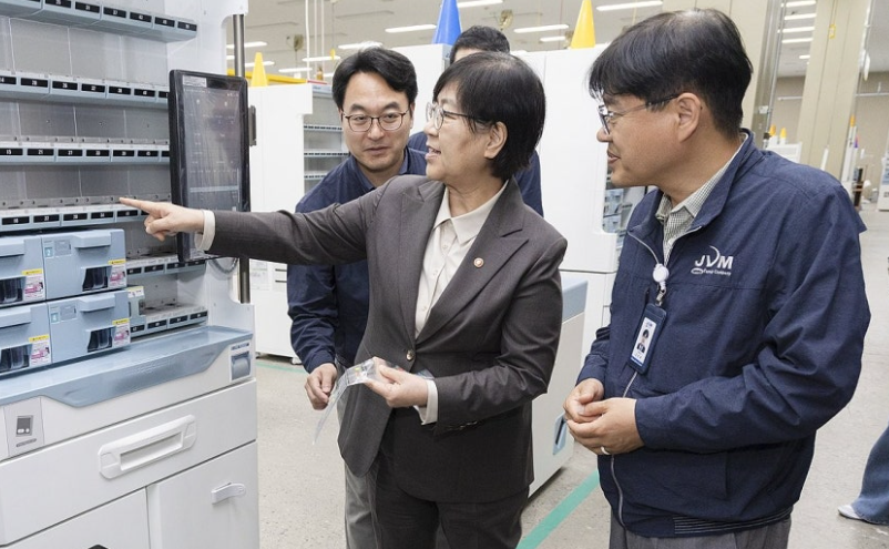 투약병 업체에 나프타 순차 공급 시작…다음은 약포지 업체